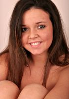 She spreads her pussy, Riley (ril004) ATK Archives: Riley (She spreads her pussy)